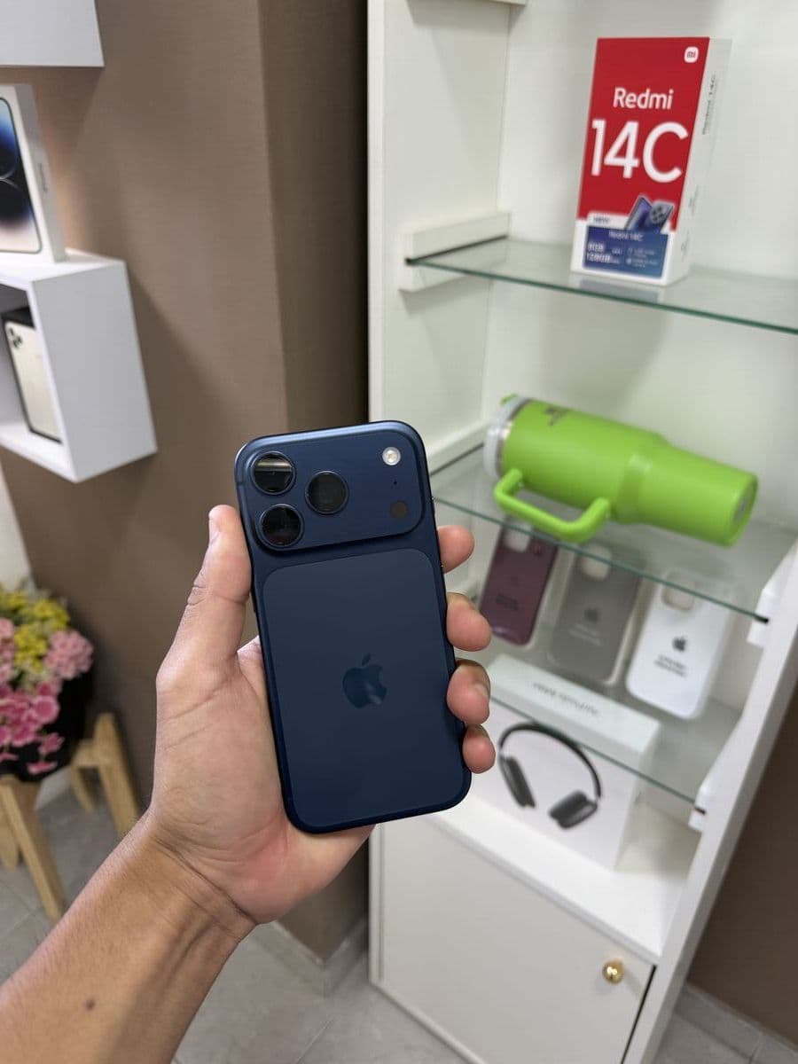 iPhone 17 Pro Titanio Ultramar