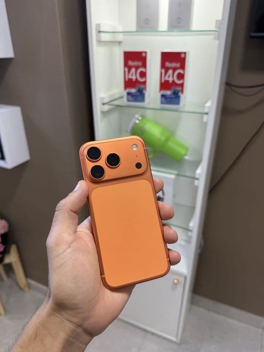 iPhone 17 Pro Max Naranja Cósmico